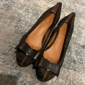 NWOT NEVER WORN FENDI BROWN & BLACK LOGO PRINT LOW WEDGE BALLERINAS SIZE 7